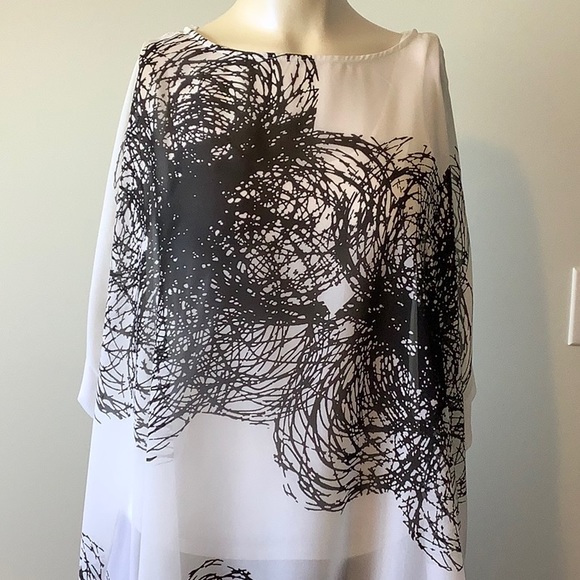 Ronen Chen poncho style White with black flowers blouse and cami - Picture 2 of 11